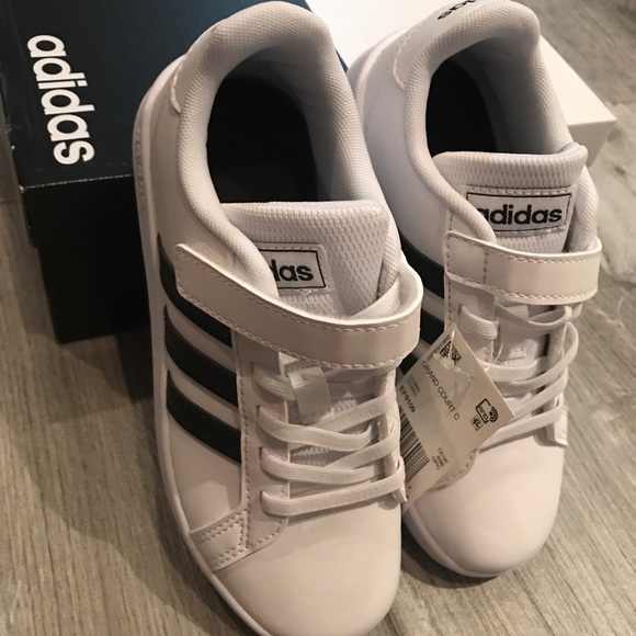 adidas classic court